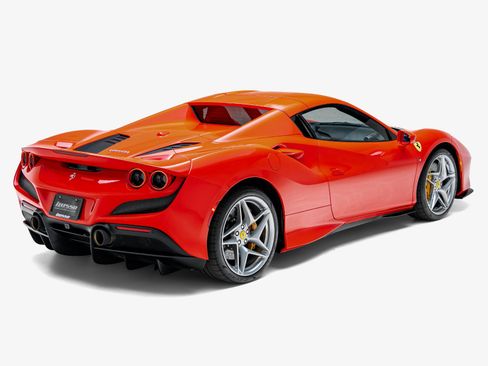Used 2022 Ferrari F8 Tributo RWD image 15