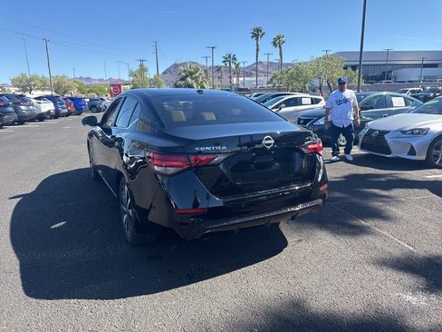 Used 2024 Nissan Sentra SV w/ SV Premium Package image 13