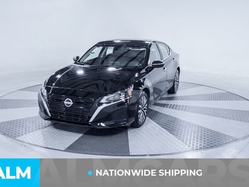 Used 2025 Nissan Altima 2.5 SV FWD image 2