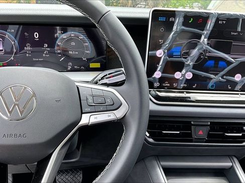 New 2026 Volkswagen Tiguan SE AWD/4WD image 25
