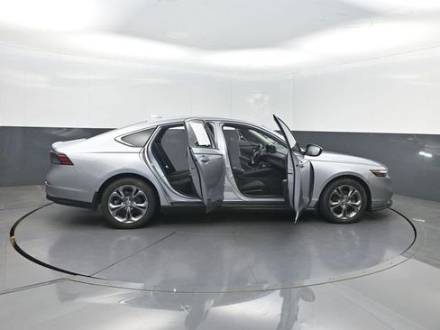 Used 2023 Honda Accord EX image 35