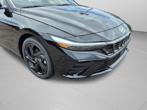 New 2026 Hyundai Elantra SEL Sport Premium FWD image 35