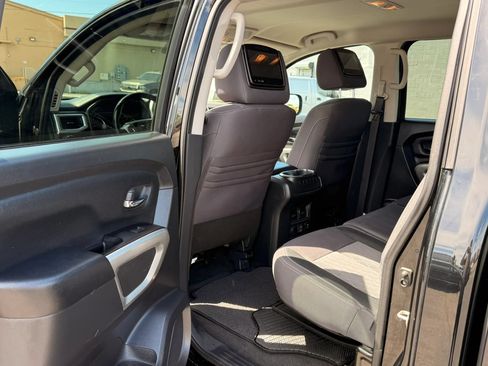 Used 2021 Nissan Titan SV w/ SV Convenience Package AWD/4WD image 11