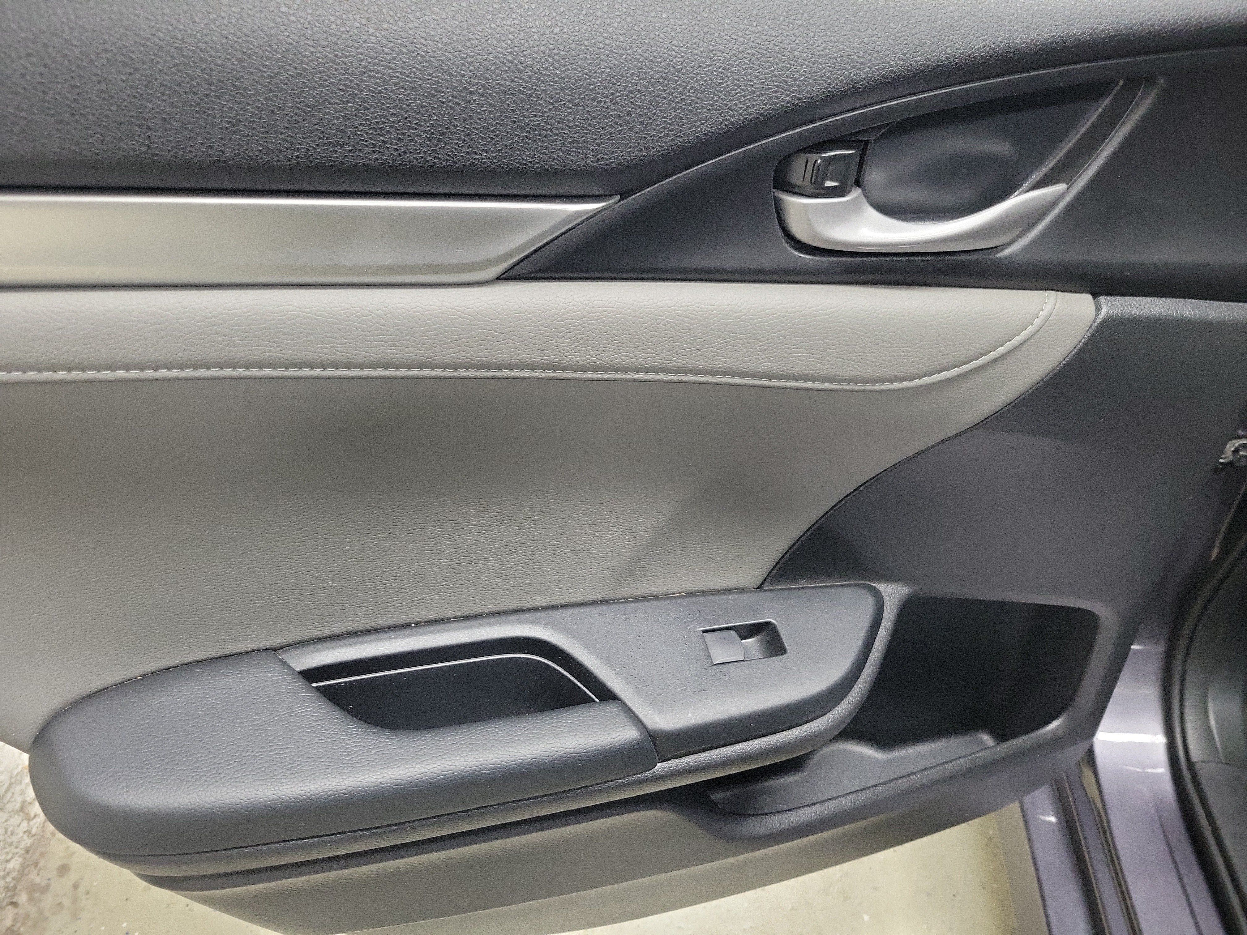 Used 2020 Honda Civic EX-L image 12