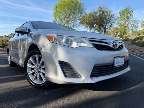 Used 2013 Toyota Camry LE FWD image 7