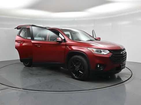 Used 2020 Chevrolet Traverse LT image 30