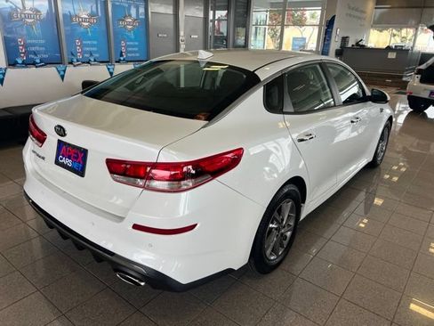 Used 2020 Kia Optima LX FWD image 9