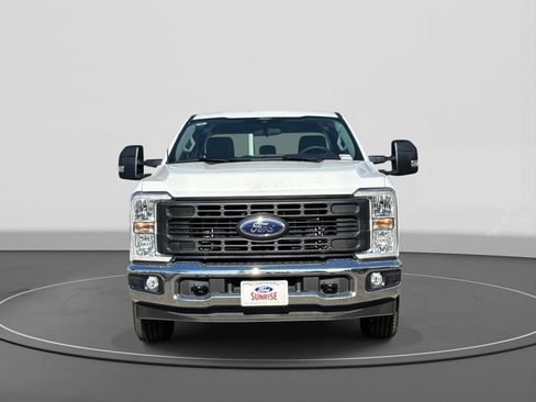 New 2026 Ford F250 XL w/ XL Chrome Package image 3