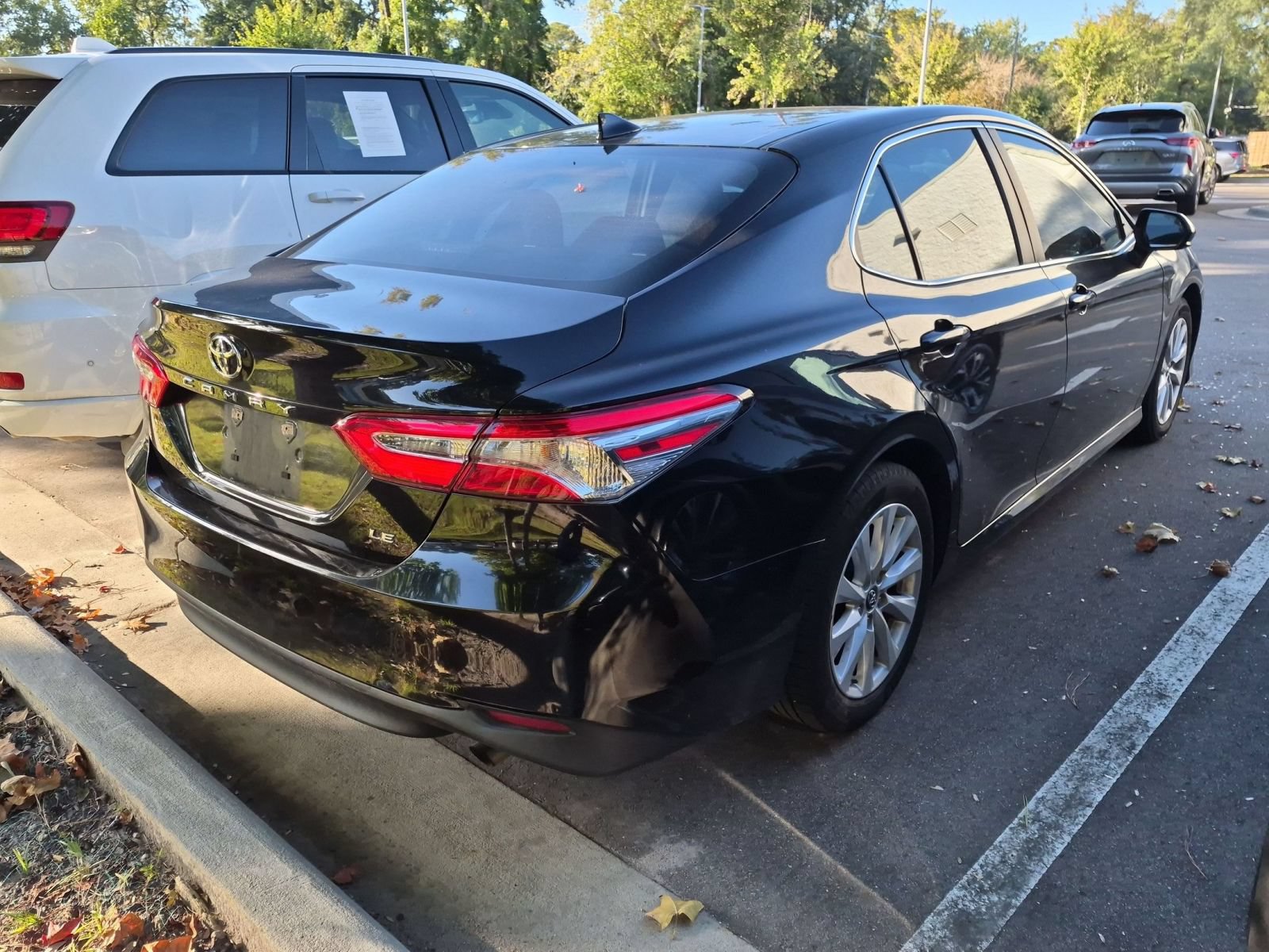 Used 2019 Toyota Camry LE FWD image 2