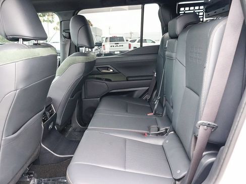 Used 2025 Lexus GX 550 AWD/4WD image 23