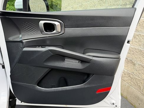Used 2025 Kia Sorento S w/ Panoramic Sunroof Package FWD image 29