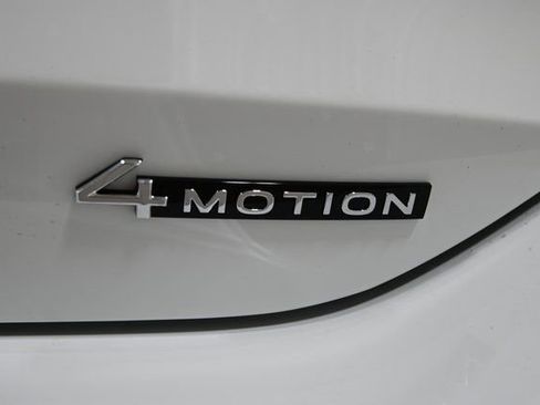 New 2026 Volkswagen Tiguan SE image 18