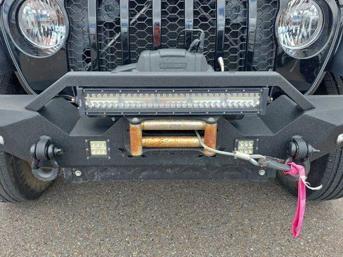 Used 2024 Jeep Wrangler Sport AWD/4WD image 9