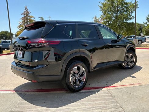 Used 2026 Nissan Rogue SV FWD image 6