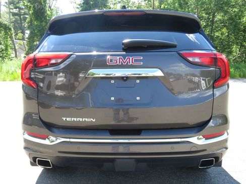 Used 2019 GMC Terrain Denali w/ Advanced Safety Package FWD image 6