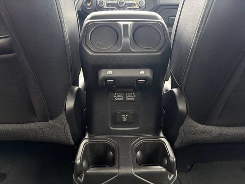 Used 2023 Jeep Gladiator Overland AWD/4WD image 19