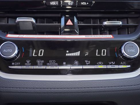 Certified 2026 Toyota Corolla Cross XLE FWD image 18