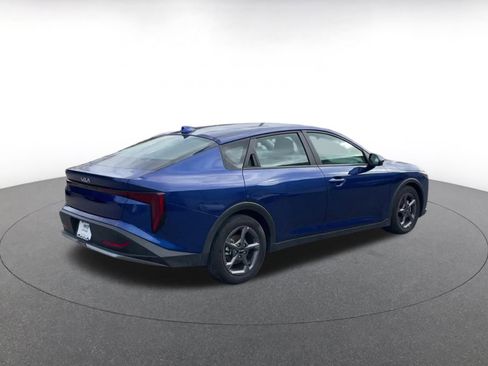 Used 2025 Kia K4 LXS image 12