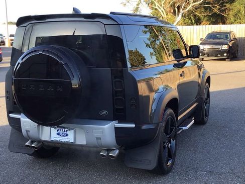 Used 2023 Land Rover Defender 90 SE image 5