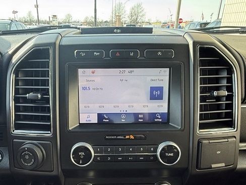 Used 2021 Ford Expedition Limited image 11