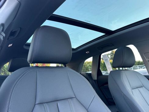 Used 2025 Audi Q5 Premium Plus w/ Premium Plus image 17