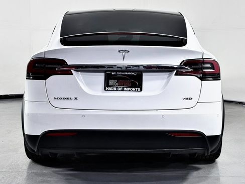 Used 2018 Tesla Model X 75D image 8