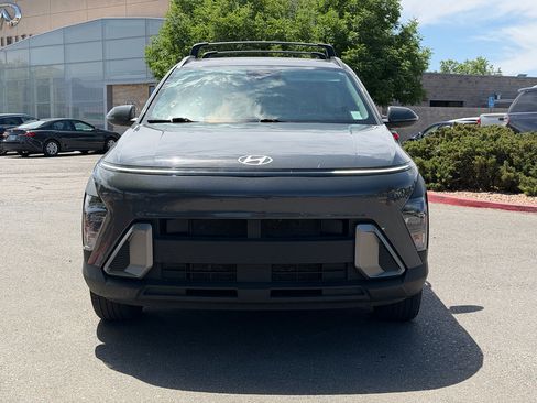 Used 2024 Hyundai Kona SEL AWD/4WD image 2