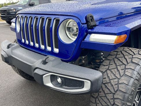 Used 2020 Jeep Wrangler Unlimited Sahara AWD/4WD image 11