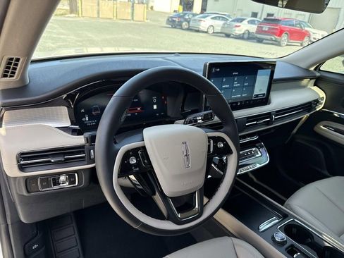 New 2026 Lincoln Corsair Premiere image 34