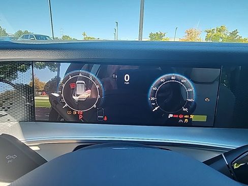 New 2025 Volkswagen Tiguan SE image 12