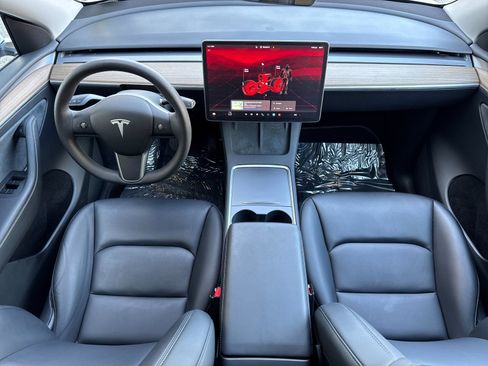 Used 2025 Tesla Model Y Long Range AWD/4WD image 13
