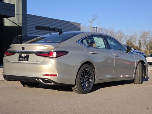 Used 2025 Lexus ES 350 Ultra Luxury FWD image 28