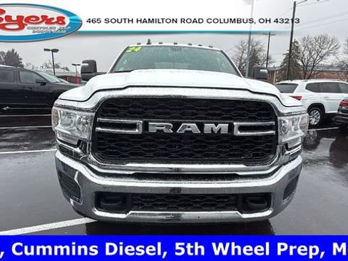 Used 2024 RAM 2500 Tradesman w/ Chrome Appearance Group image 33