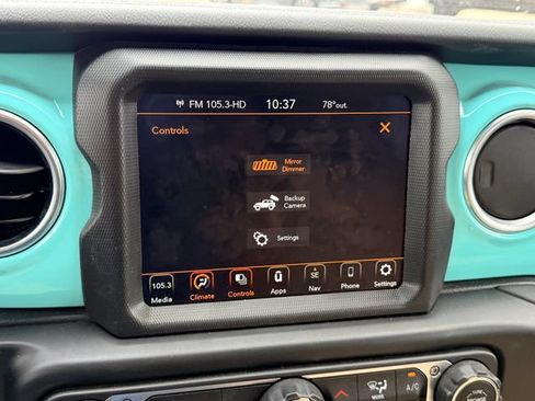 Used 2022 Jeep Wrangler Unlimited Sahara w/ Safety Group AWD/4WD image 25