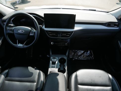Certified 2024 Ford Escape Platinum AWD/4WD image 10