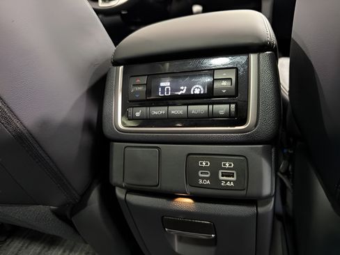 Certified 2025 Subaru Ascent Limited w/ Popular Package #1 AWD/4WD image 37