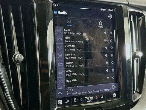 Used 2025 Volvo XC60 B5 Plus image 21