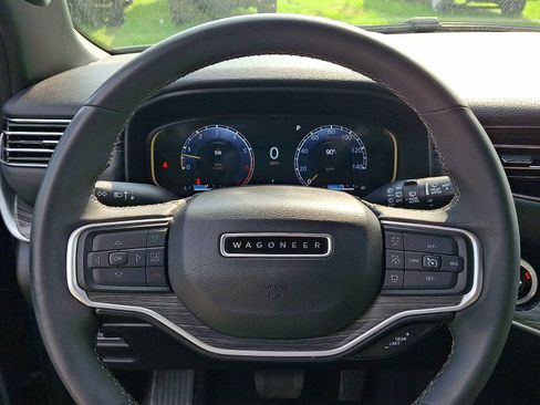 Certified 2024 Jeep Wagoneer L Series II w/ Flexible Seating Group AWD/4WD image 23
