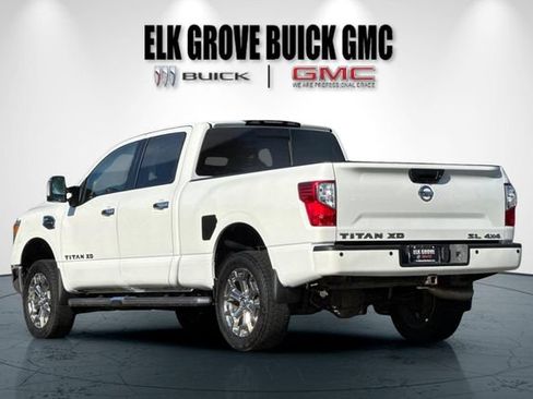 Used 2018 Nissan Titan SL w/ Chrome Package image 6