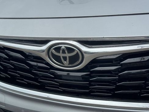 Used 2023 Toyota Highlander Limited AWD/4WD image 30