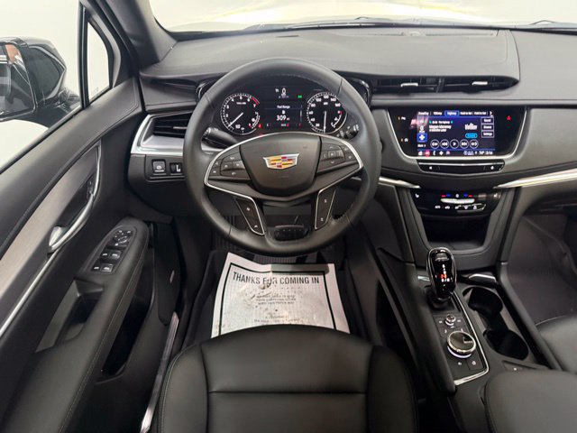 Used 2025 Cadillac XT5 Luxury w/ LPO, Floor Liner Package FWD image 30