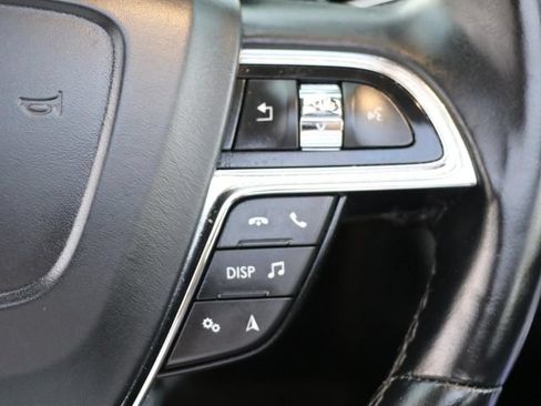 Used 2022 Lincoln Nautilus Reserve AWD/4WD image 28