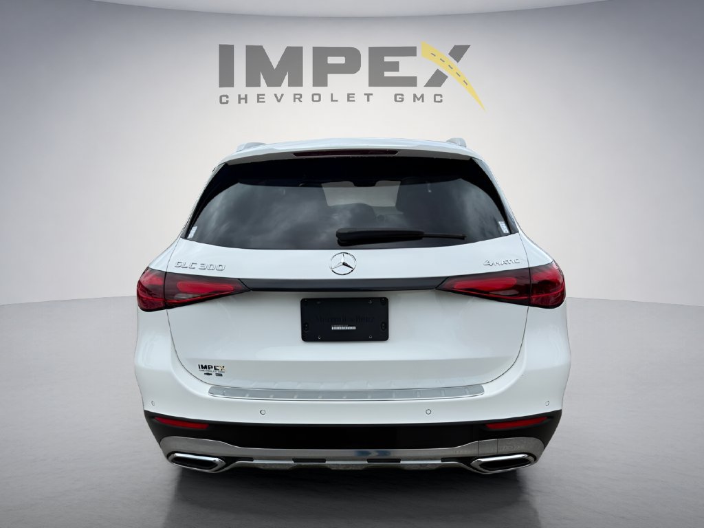 Used 2023 Mercedes-Benz GLC 300 4MATIC w/ Exclusive Trim Package image 4