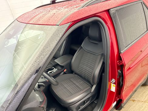 Used 2025 Ford Explorer ST-Line image 11