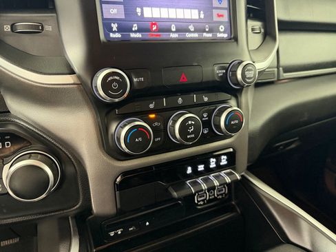 Used 2019 RAM 1500 Big Horn AWD/4WD image 14