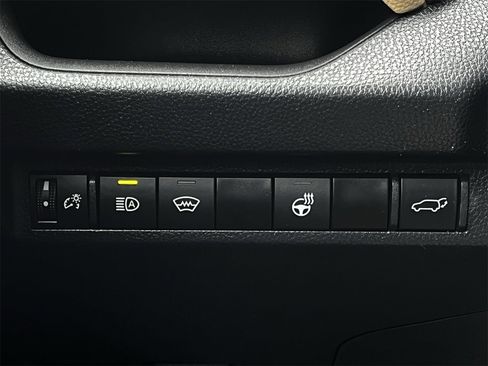 Used 2023 Toyota RAV4 XLE Premium image 20