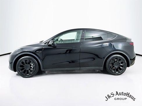 Used 2023 Tesla Model Y Long Range image 4
