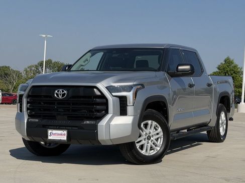 Used 2023 Toyota Tundra SR5 RWD image 2