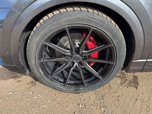 Used 2019 Audi Q8 Prestige image 12