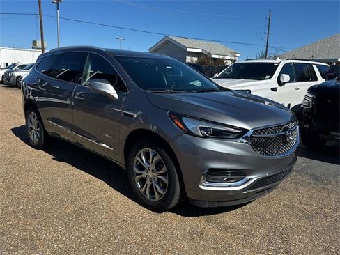 Used 2021 Buick Enclave Avenir w/ Avenir Technology Package image 4